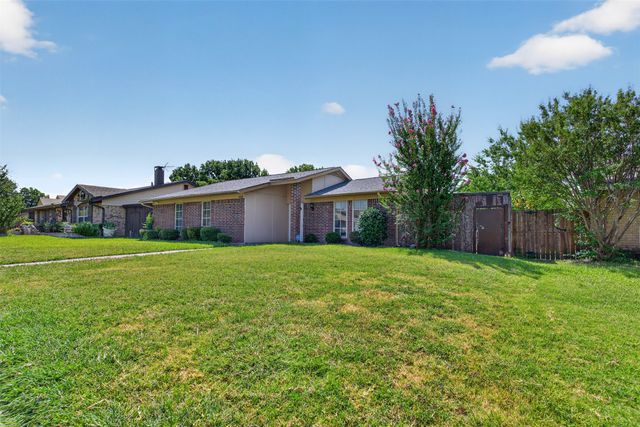 2224 Crockett Drive, Carrollton, TX 75006