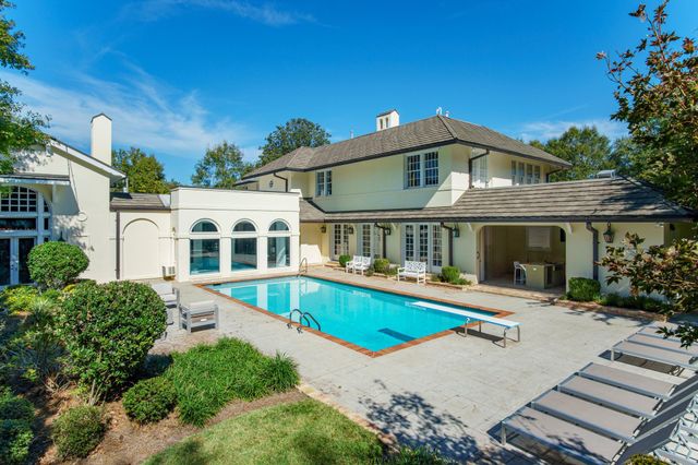 312 6th Ave., Hattiesburg, MS 39401