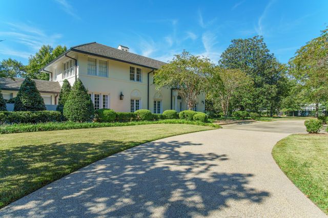312 6th Ave., Hattiesburg, MS 39401