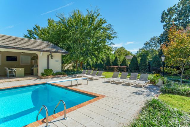 312 6th Ave., Hattiesburg, MS 39401