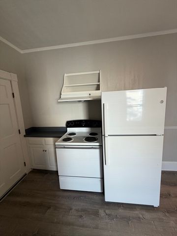 117 North St 3, Salem, MA 01970