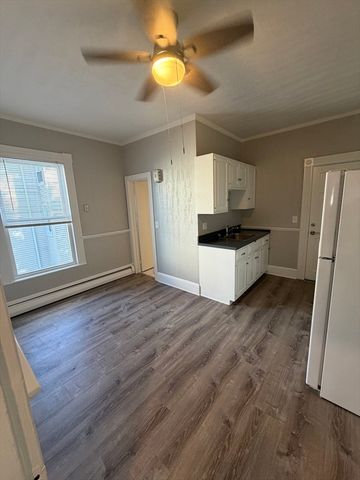 117 North St 3, Salem, MA 01970