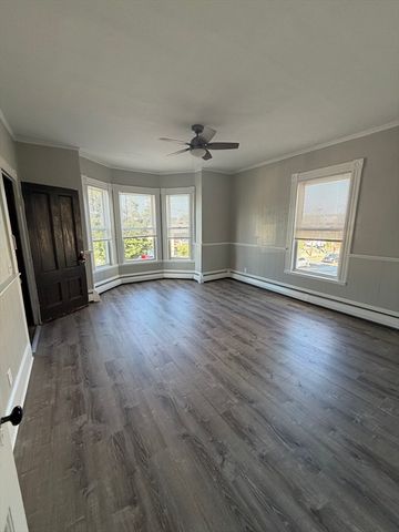 117 North St 3, Salem, MA 01970