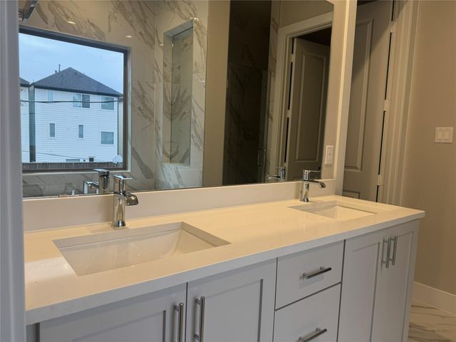 540 Janisch Road F, Houston, TX 77018