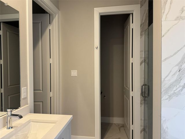 540 Janisch Road F, Houston, TX 77018