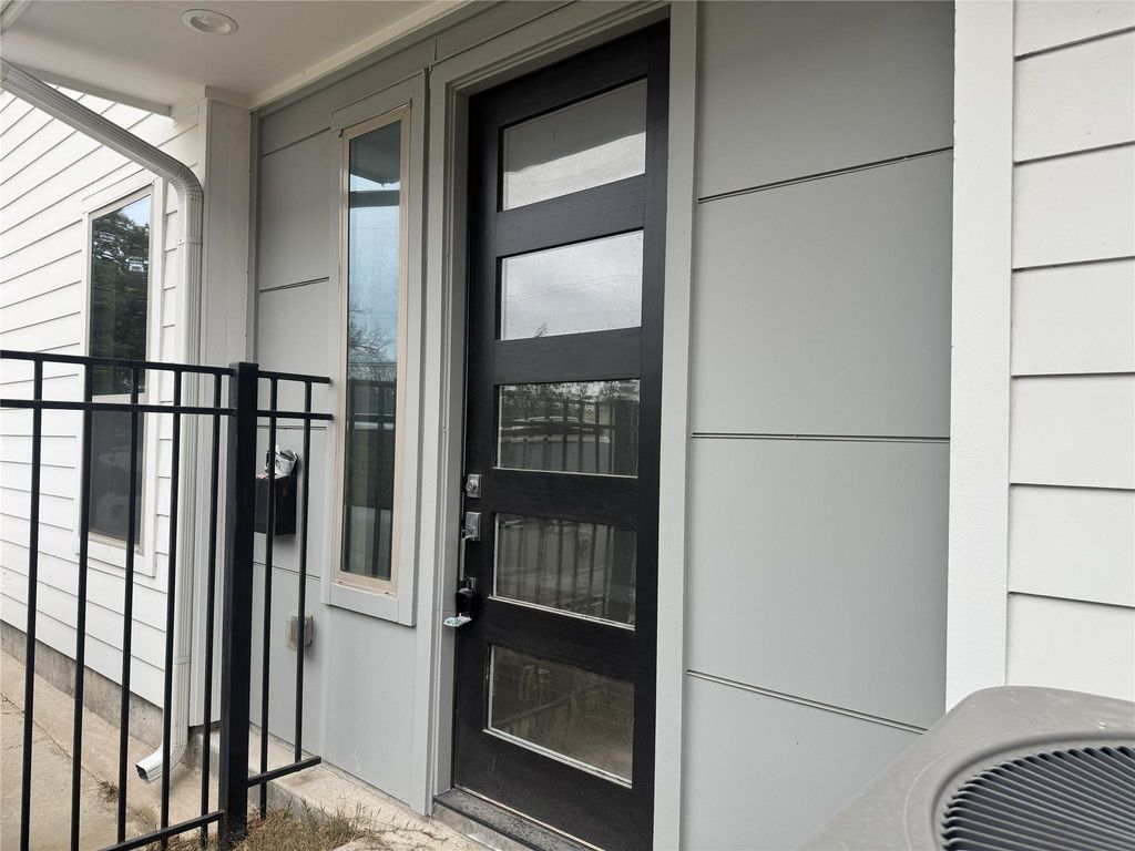 540 Janisch Road F, Houston, TX 77018