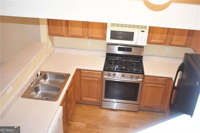 1214 Penhurst Way, Lawrenceville, GA 30043