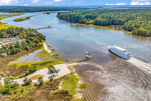 2214 Dykman Circle, Little River, SC 29566