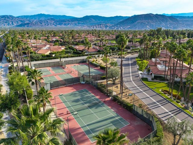 510 Flower Hill Lane, Palm Desert, CA 92260