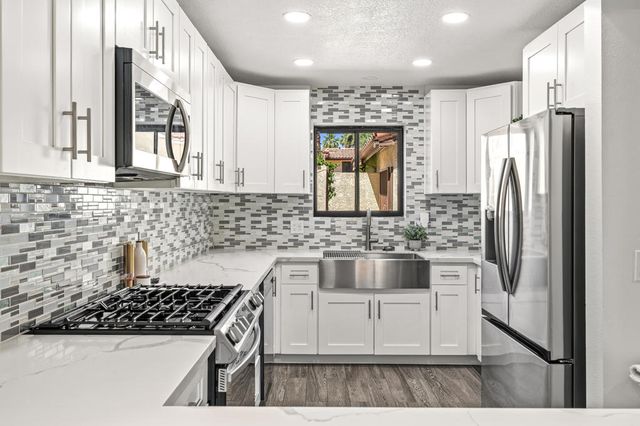 510 Flower Hill Lane, Palm Desert, CA 92260