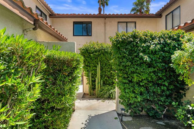 510 Flower Hill Lane, Palm Desert, CA 92260