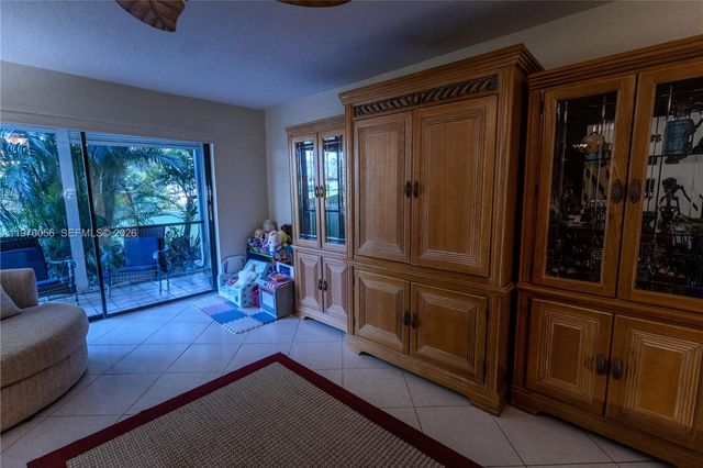 8931 N New River Canal Rd 1E, Plantation, FL 33324