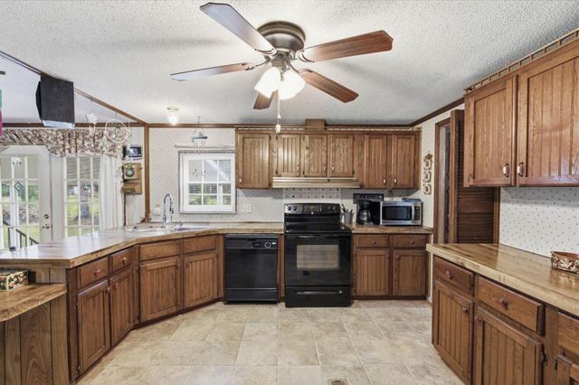302 Butter Road, Bonneau, SC 29431