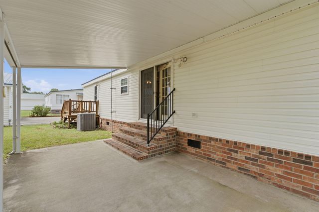 302 Butter Road, Bonneau, SC 29431