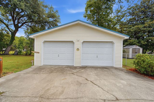302 Butter Road, Bonneau, SC 29431