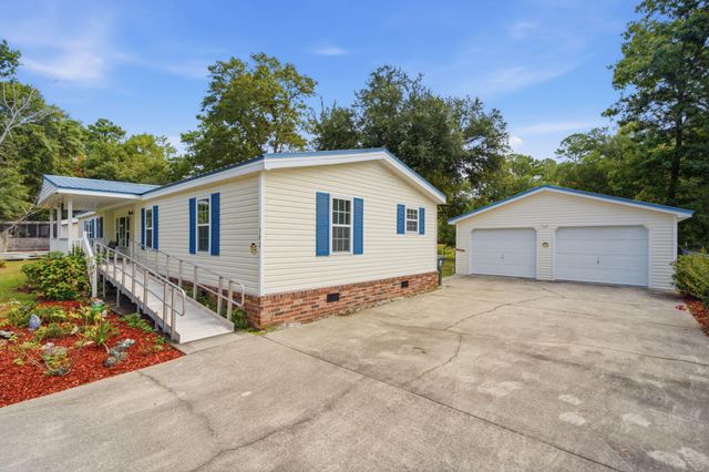 302 Butter Road, Bonneau, SC 29431