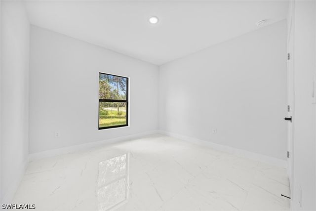 2505 1st St Sw, Lehigh Acres, FL 33976