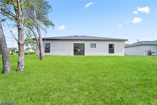 2505 1st St Sw, Lehigh Acres, FL 33976