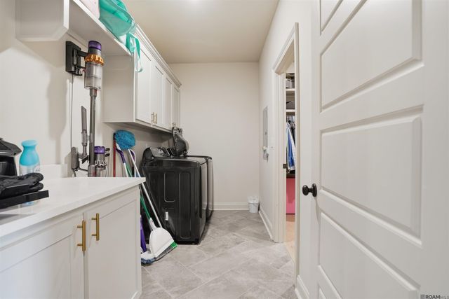 7282 Riverbank Dr, Denham Springs, LA 70706