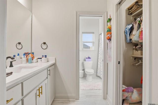 7282 Riverbank Dr, Denham Springs, LA 70706