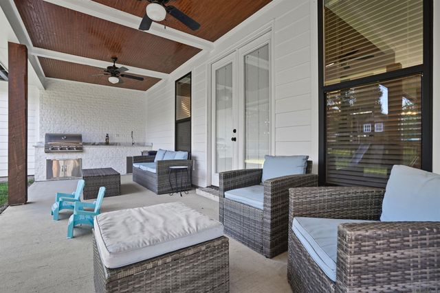 7282 Riverbank Dr, Denham Springs, LA 70706