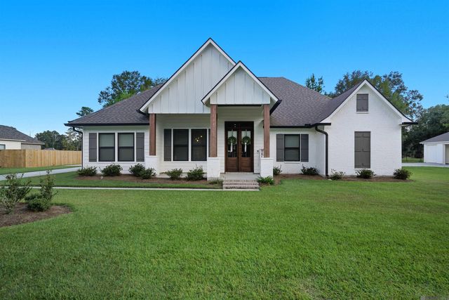 7282 Riverbank Dr, Denham Springs, LA 70706