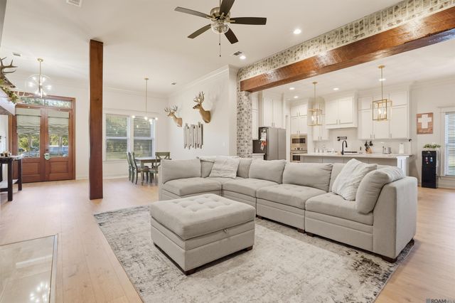 7282 Riverbank Dr, Denham Springs, LA 70706