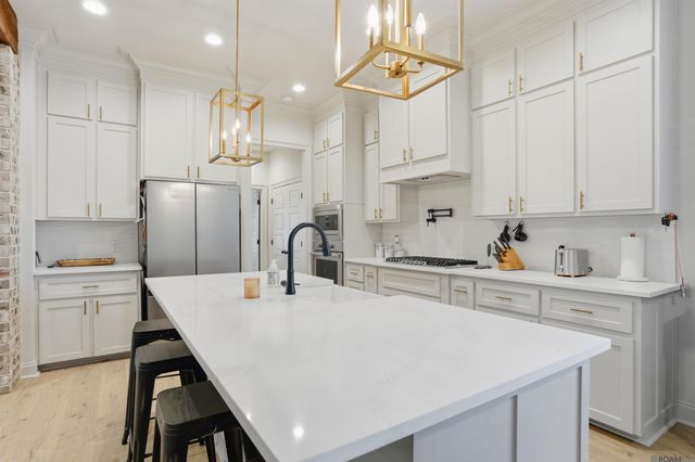 7282 Riverbank Dr, Denham Springs, LA 70706