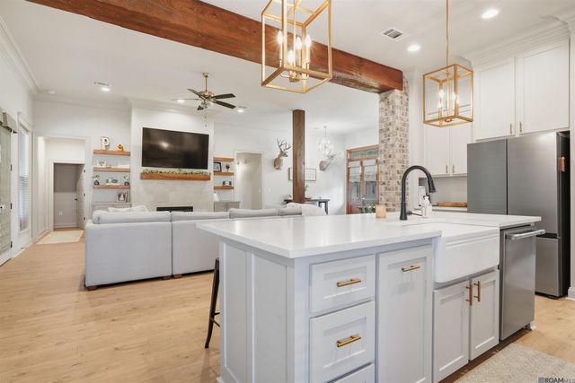 7282 Riverbank Dr, Denham Springs, LA 70706