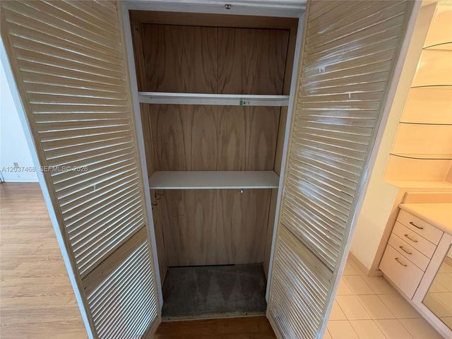8775 Park Blvd 406, Miami, FL 33172