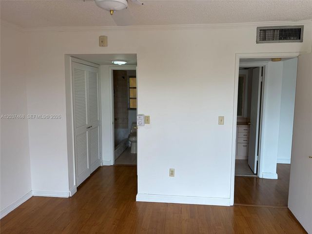 8775 Park Blvd 406, Miami, FL 33172