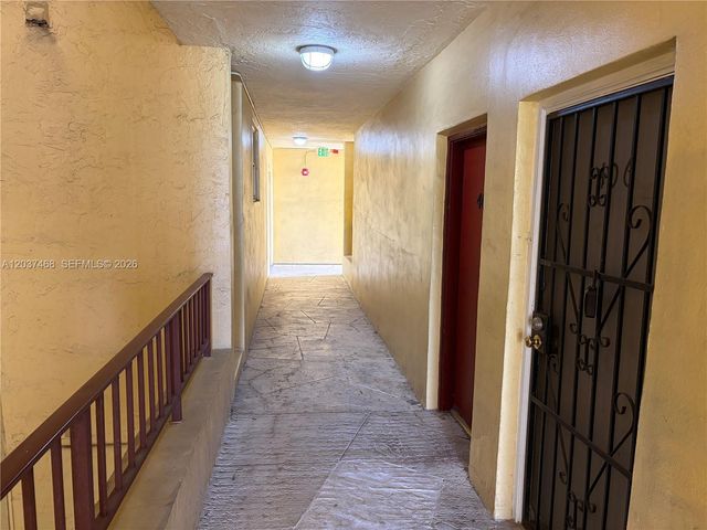 8775 Park Blvd 406, Miami, FL 33172