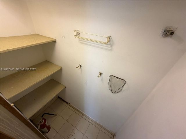 8775 Park Blvd 406, Miami, FL 33172