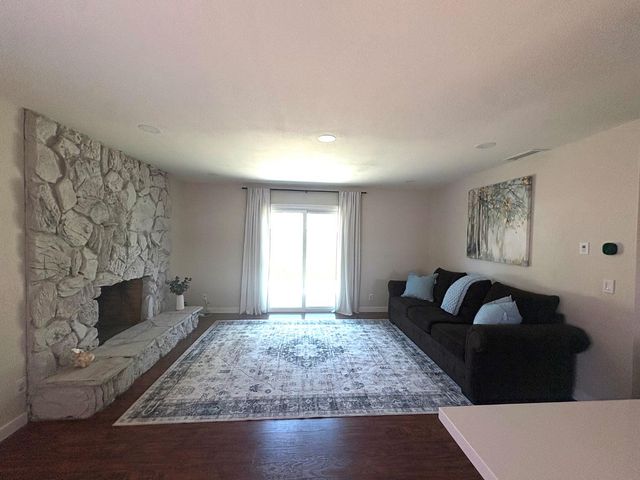 498 O St, Lincoln, CA 95648