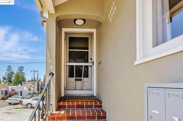 2946 Bona St, Oakland, CA 94601
