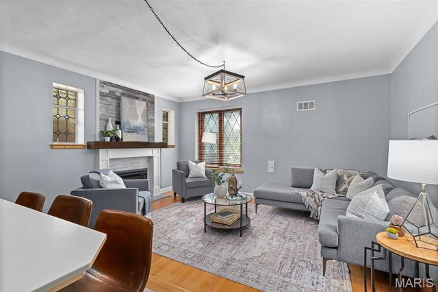 5039 Miami, St Louis, MO 63139