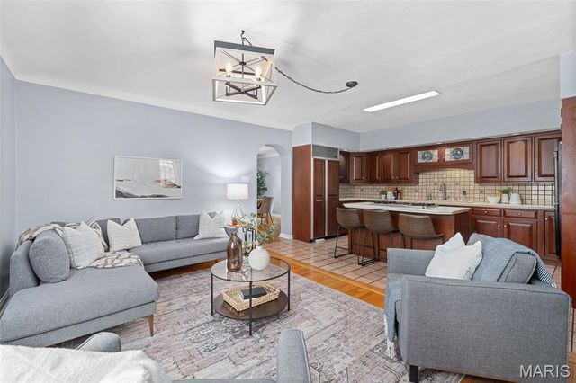 5039 Miami, St Louis, MO 63139