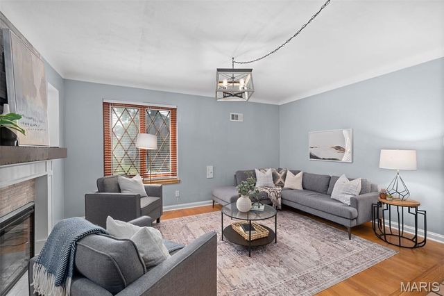 5039 Miami, St Louis, MO 63139