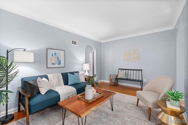 5039 Miami, St Louis, MO 63139