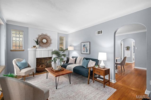 5039 Miami, St Louis, MO 63139