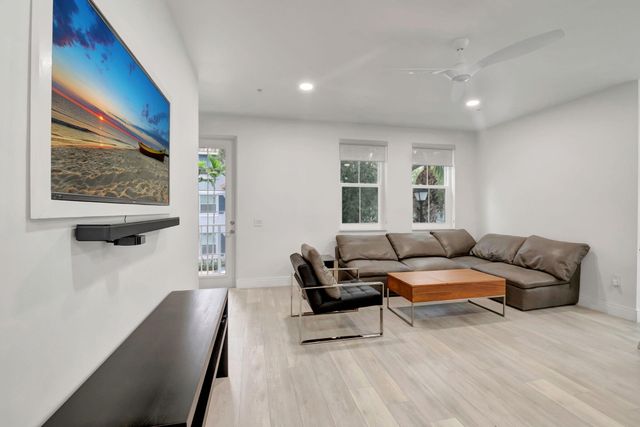 1274 Via Panzani, Boynton Beach, FL 33426