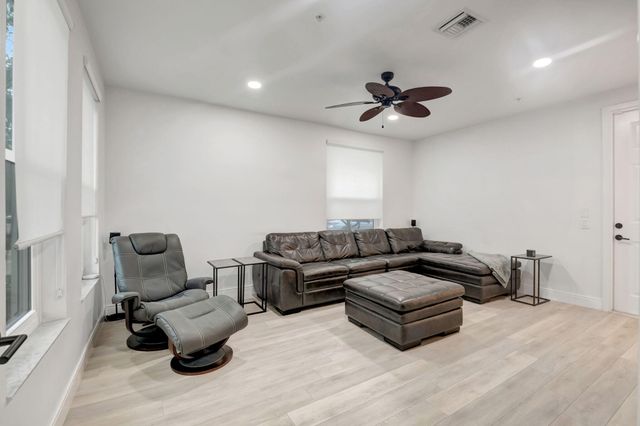 1274 Via Panzani, Boynton Beach, FL 33426