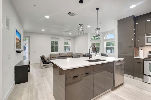 1274 Via Panzani, Boynton Beach, FL 33426