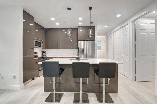 1274 Via Panzani, Boynton Beach, FL 33426