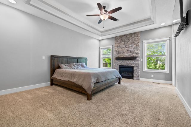8002 NW 104th Court, Johnston, IA 50131