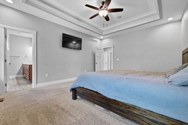 8002 NW 104th Court, Johnston, IA 50131
