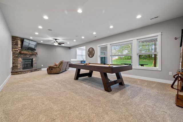 8002 NW 104th Court, Johnston, IA 50131