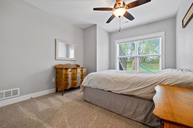 8002 NW 104th Court, Johnston, IA 50131