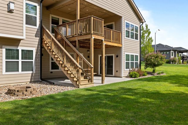 8002 NW 104th Court, Johnston, IA 50131