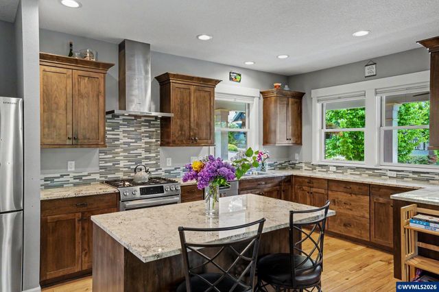 1423 Grantham Ln SE, Salem, OR 97302